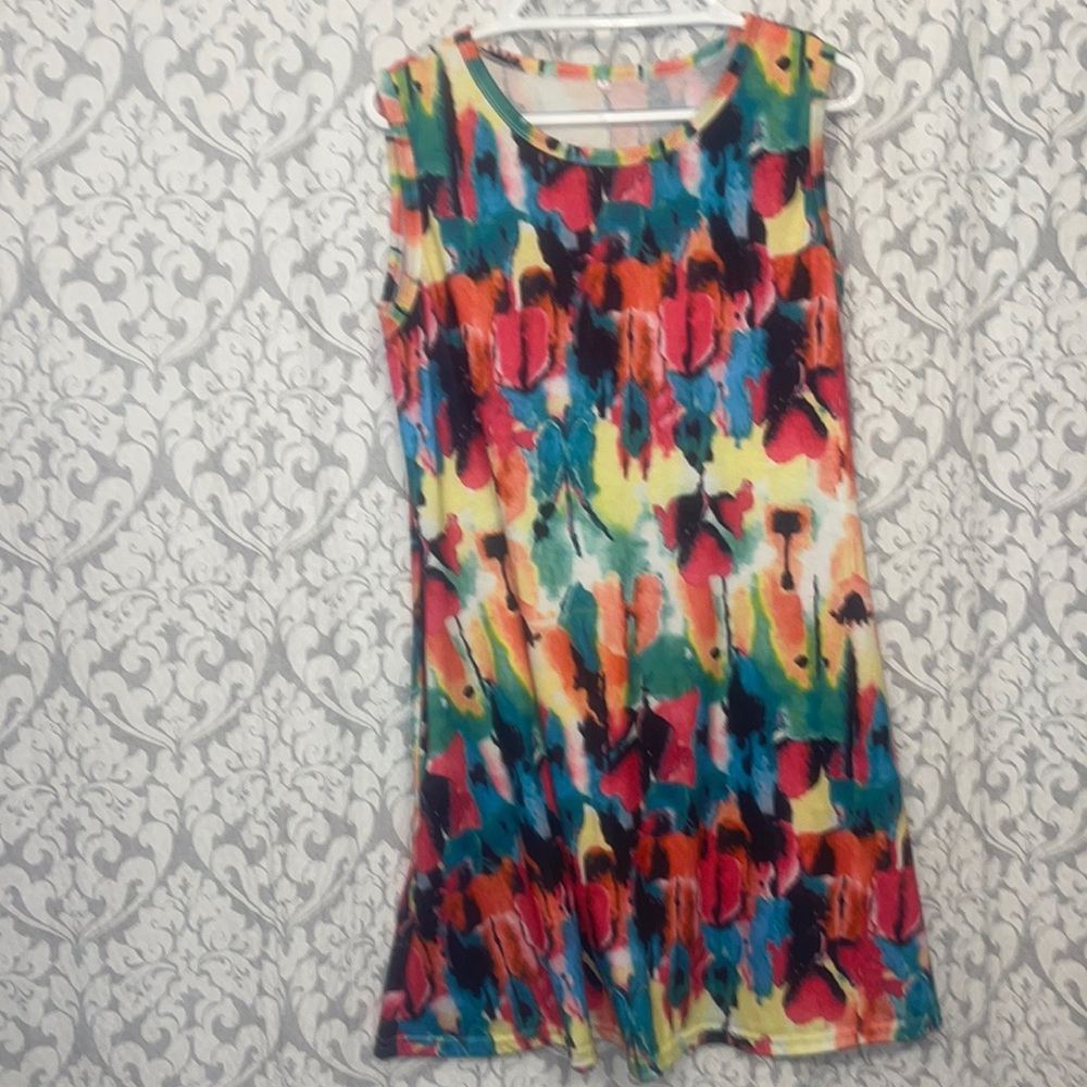 Womens large printed flowing dress with pockets